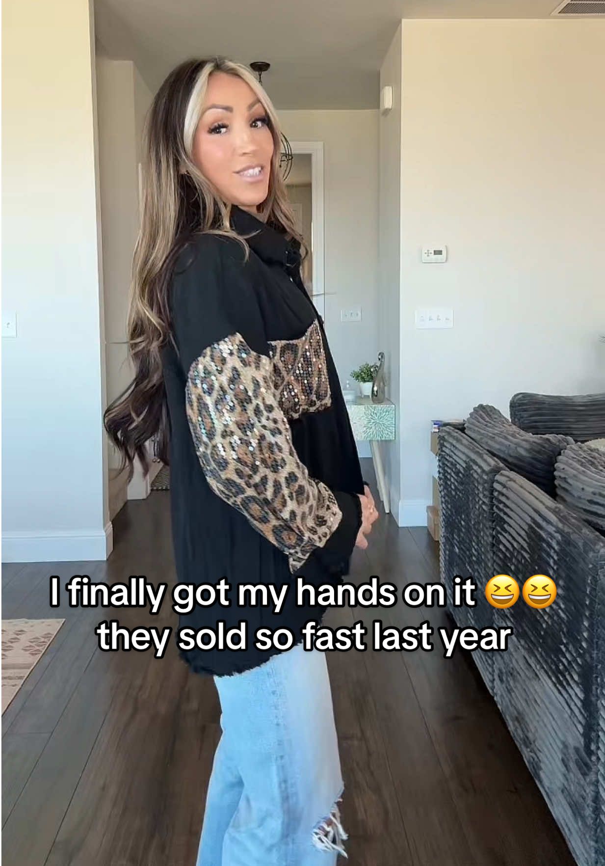 I’m dying over this jacket! Anything leopard give it to me lol 😂 this is so cute and I see why they go so fast. Adorable #leopard#jacket#shacket  #tiktokshopcybermonday  