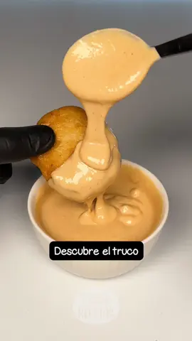 Recetas fáciles: salsa casera para mojar pollo frito 🥫🍗 ➡️ Salsa 1: - Mezcla 4 cucharadas de kétchup, 2 cucharadas de miel, 2 cucharas de vinagre, 1 cucharadita de cayena y 1 cucharadita de ajo en polvo. ➡️ Salsa 2: - Mezcla 4 cucharadas de mayonesa, 2 cucharadas de mostaza, 2 cucharadas de barbacoa, 1 cucharadita de miel, 1 cucharadita de ajo en polvo y un chorrito de limón. #recetasfaciles #recetastiktok #trucorecetas 