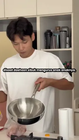 daehoon sibuk sama 3 malaikatnya, si jule malah menikmati hidup sama selingkuhannya. youre deserve better daehoon!🥲 @AA Daehoon 대훈  #daehoon  #jule #selingkuh #fypage #cerai 