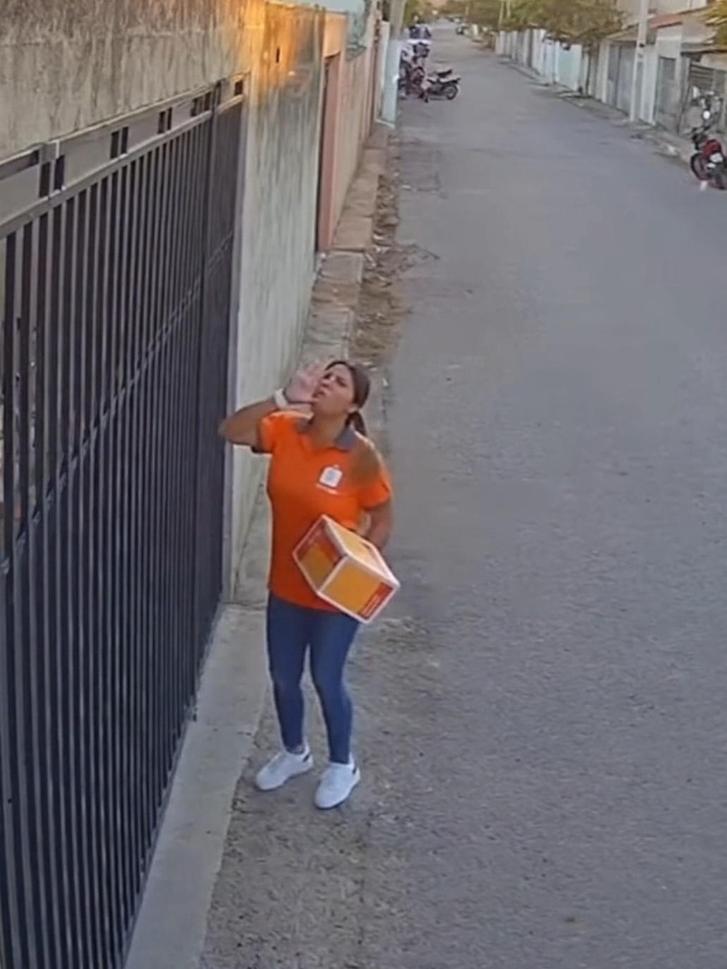 Chegou bem na hora do almoço 🤣🤣🤣 @Shopee Brasil  #videosengracados #shopee #RindoAté2026 #sora 