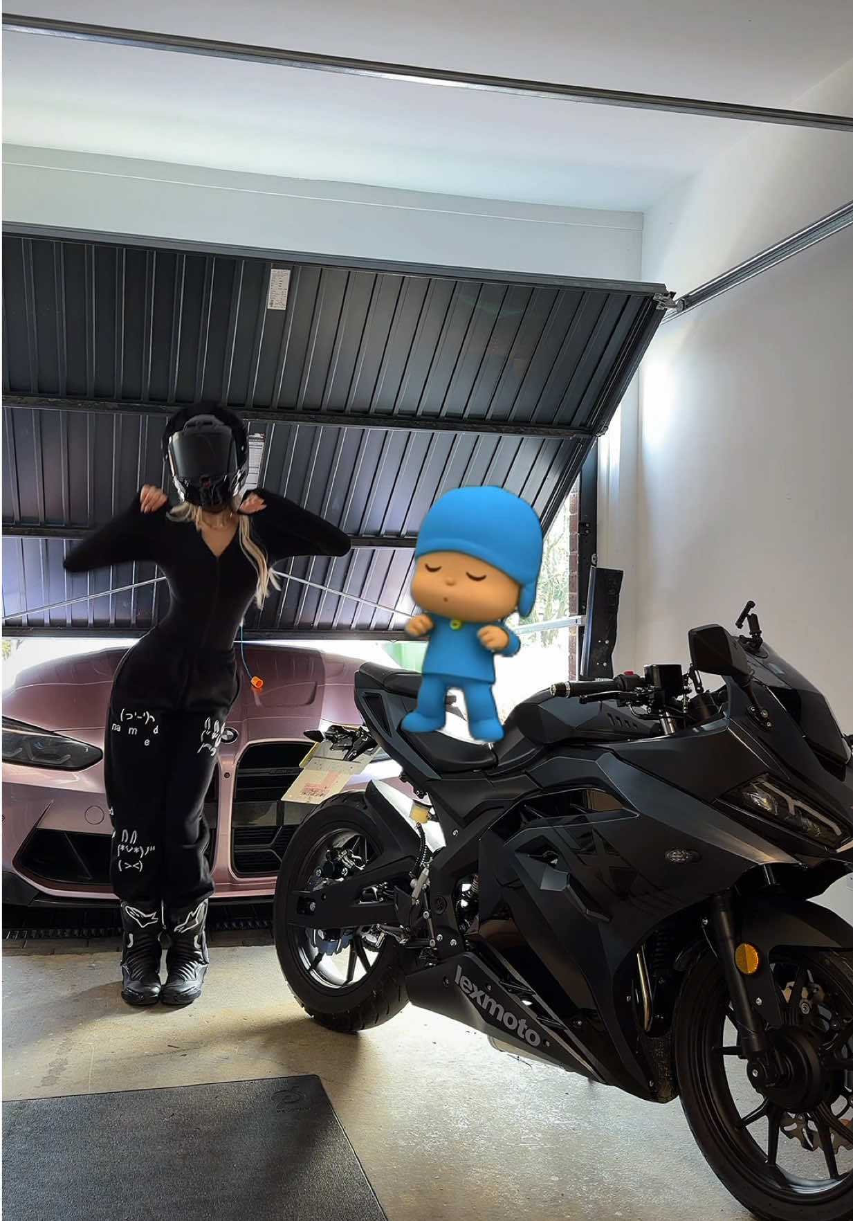 Me and Pocoyo #m4comp #bmwgirl #bikergirl #pocoyo #dance 