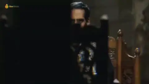 #ابراهيم الابيض الفزورة: بيقوله ان بنت الأسد حبيت واحد و اتجوزته و خلفت منه و الأسد خده و خلاه دراعه اليمين و كبره و بعدين عرف انه هيغدر بيه و ياخد كل حاجة.. فحل الفزورة ايه ما ينفعش يموته عشان بنته الي روحها فيه ولا ينفع يسيبه عشان كده هياخد الملك كله؟؟!! حل ابراهيم الابيض : نقطعله لسانه منها مش هيموت و منها هنكسره و هيعرف حدوده... الفازورة في المشهد مش معناها فازورة دول مش اطفال مع بعض ده معناها لو قدرت تقطع لسانه زي ما بتقول هنشتغل مع بعض و فعلا ابراهيم قطع لسانه و جابله لسانه في الاخر