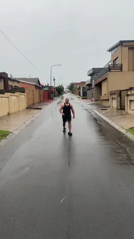 To be in love and Naive. ☺️ #southafricatiktok🇿🇦 #mdoovar #fyp #ngenzeni 