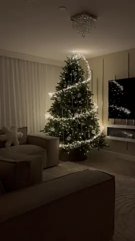 FLOATING SPIRAL ICE TREE 2025 🌲✨⛸️ This year I’ve decided to go back to neutrals for my main tree, I’ve kept it simple but adding a floating magical spiral effect so it looks like the lights are floating around the tree.. this actually took so long to try and get the spiral perfect as the weight of the lights kept weighing it down🙈✨ But I love how pretty it looks when there’s no other light in the room ✨❄️ #christmas #christmasinspo #christmasdecor #holidaydecor #fyp @Balsam Hill UK 