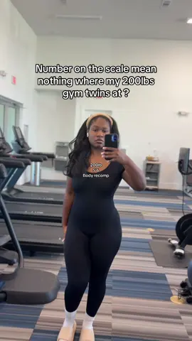 Sis, I do not be caring seeing that number two on the scale as long as my waist is smaller it don’t matter to me because your weight is not only the make up of maybe the fat on your body but it’s also your height your bone de density a lot of stuff goes into it so don’t beat yourself up about that number #gymmotivation #200lbs ##gymtwin##bodyrecomp