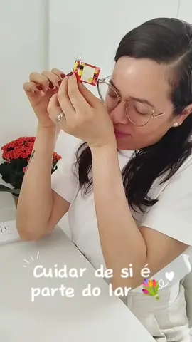 Um cheirinho pode transformar o nosso dia 💕 O Kit Descoberta da @Be. Colônias  chegou por aqui e eu já tô encantada com cada detalhe! São 8 fragrâncias pra sentir, testar e descobrir qual combina mais com você💕 Autocuidado também é se conhecer… até nos aromas 🌸 #parceria #BeColonias #LeveTodoDia 