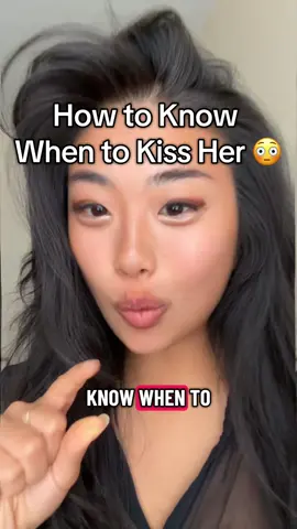 The difference between confident and creepy is timing. Want to learn the psychology of attraction and consent? Book a 1-on-1 — link in bio 💘 #datingcoach #firstdatetips #howtokiss #flirtingtips #bodylanguage     