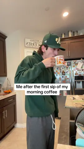 Y’all just keep scrolling please I’m not proud of this 😭😭.                                   #skit #coffeetiktok #comedyskit 