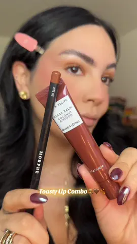 Toasty lip combo 🤎🧸 @Morphe Cosmetics lip liner in “bite me” @Glow Recipe glass balm in shade “coconut bingsoo” #lipcombo #toastymakeup #brownlipcombo #lipbalm #lipliner 