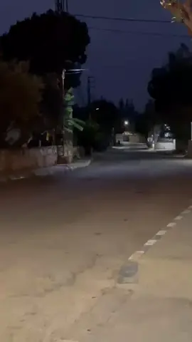 الكيان الصهيوني ،، يحرق جنوب لبنان الان بموجه غارات غير مسبوقة ،،،