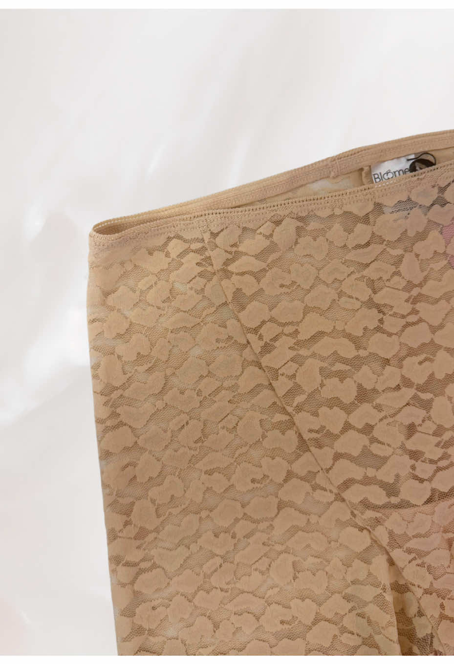 Comfort so good, you’ll fall in love with yourself all over again 💕 Slip into Pantyloon® Slip Shorts and feel the difference — soft lace, perfect fit, and all-day confidence. - Full thigh coverage stays put and prevents chafing - Smooths your curves without constricting - Scalloped edge creates no show underwear - 4-way stretch lace for maximum comfort - 100% cotton gusset Shop now at the link in bio. #BloomersIntimates #ChangeIsBeautiful #WeGotYouCovered #SexyGrannyPanties #LaceLingerie 