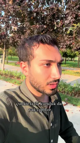 Sürekli aynı yerde tekrarlayan siyah noktalar ? Soğuk havlu ? . . . #tıpfakultesi #dermatologist #medicine #keşfetbeniöneçıkar #keşfet 