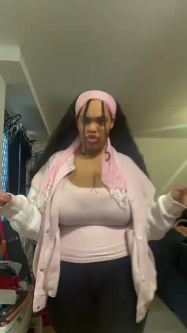 I'm not somebody you know  ———————————————— Opens To Mutals! TikTok: Imstilltara (Most Active) Insta: Imstilltara Discord:imstilltara Bluesky:imstilltara ———————————————— Description: ootd ———————————————— Hashtags: #ugc #Nyc #plussizefashion #OOTD #blackgirl 