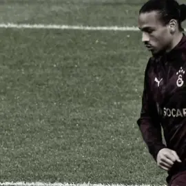 ayağına top fena yakışıyor ya.. #leroysane #galatasaray #ajax #UCL 