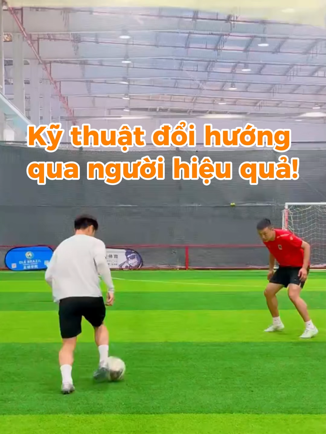 Kỹ thuật qua người hiệu quả. #bongda #kythuatbongda #kythuatquanguoi