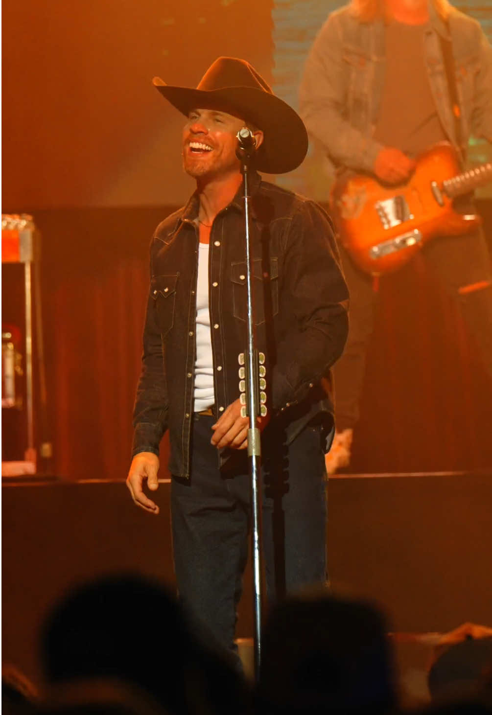 The Two for the Road Tour with @Scotty McCreery kicks off tonight in Saginaw, MI! You ready to hear some country music?! #dustinlynch #countrymusic #OnTour 