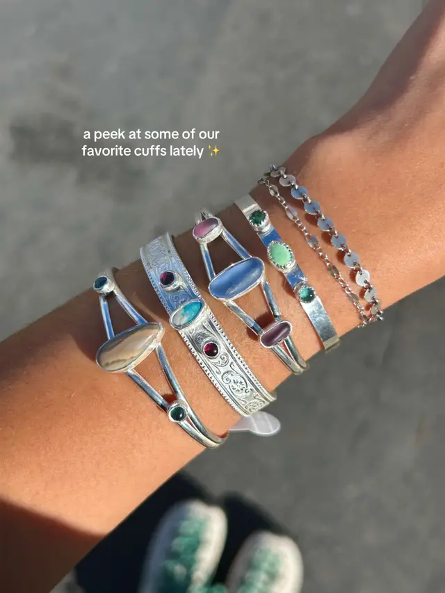 Some pieces that are going in our Instagram accessory live sale Friday (11/7) 💌 For more info on how to purchase follow us on Instagram! #shopvalore #bracelets #gemstonejewelry #highqualityjewlery #affordablefashion 