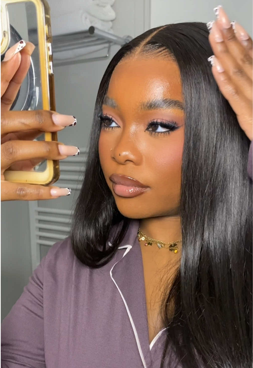 mon pink soft glam en ayant oublié mon fond de teint mais mon makeup reste incrrrrr ✨ @W7 Makeup @ONZIEME MUSE BEAUTY @Huda Beauty @AWAE COLLECTIONS @AMS Beauty 🤍 #makeup #softglam #BeautyReview #makeuphacks 