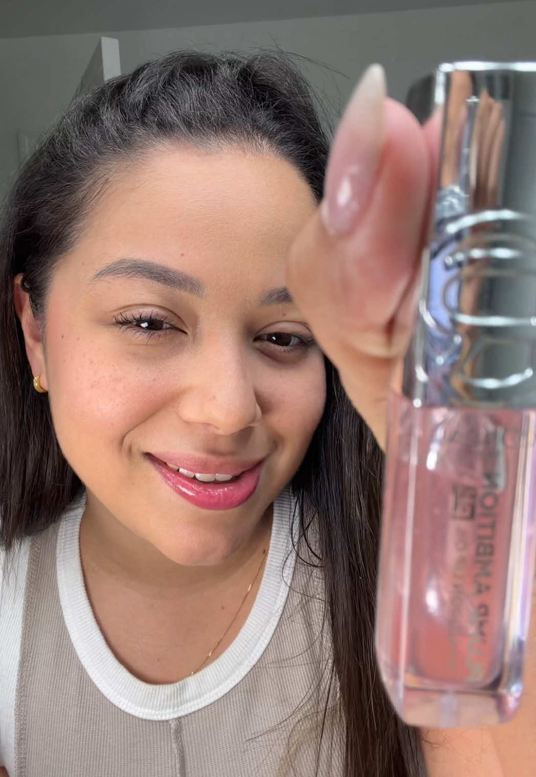 Este labial de Loreal con ácido hialuronico es TODO lo que está bien en esta vida Y MÁS 🤯😍 #tiktokshopcybermonday #tiktokshopblackfriday #lorealparismakeup #hyaluronicacid 