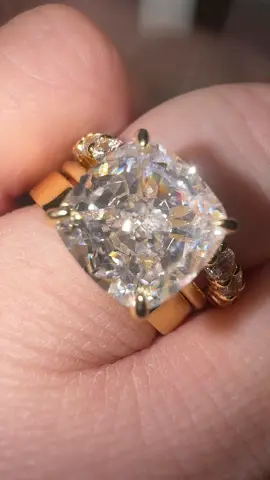 Beautiful wedding set #jewlery #wedding #engagement #marriedlife #anniversary 