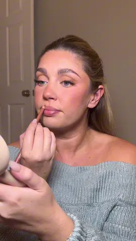 - @Maybelline NY super lock brow gel - @chantecaille gel foundation  - @Frankie Rose Cosmetics concealer  - @Rare Beauty contour in solace  - @DIBSBEAUTY face powder  - @Lancôme liquid liner - @HouseOfLashes iconic lite demi - @Morphe Cosmetics makeup talk lip pencil  #softglammakeuplook #morphe #maybelline #makeuptutorials #makeuptransformation 