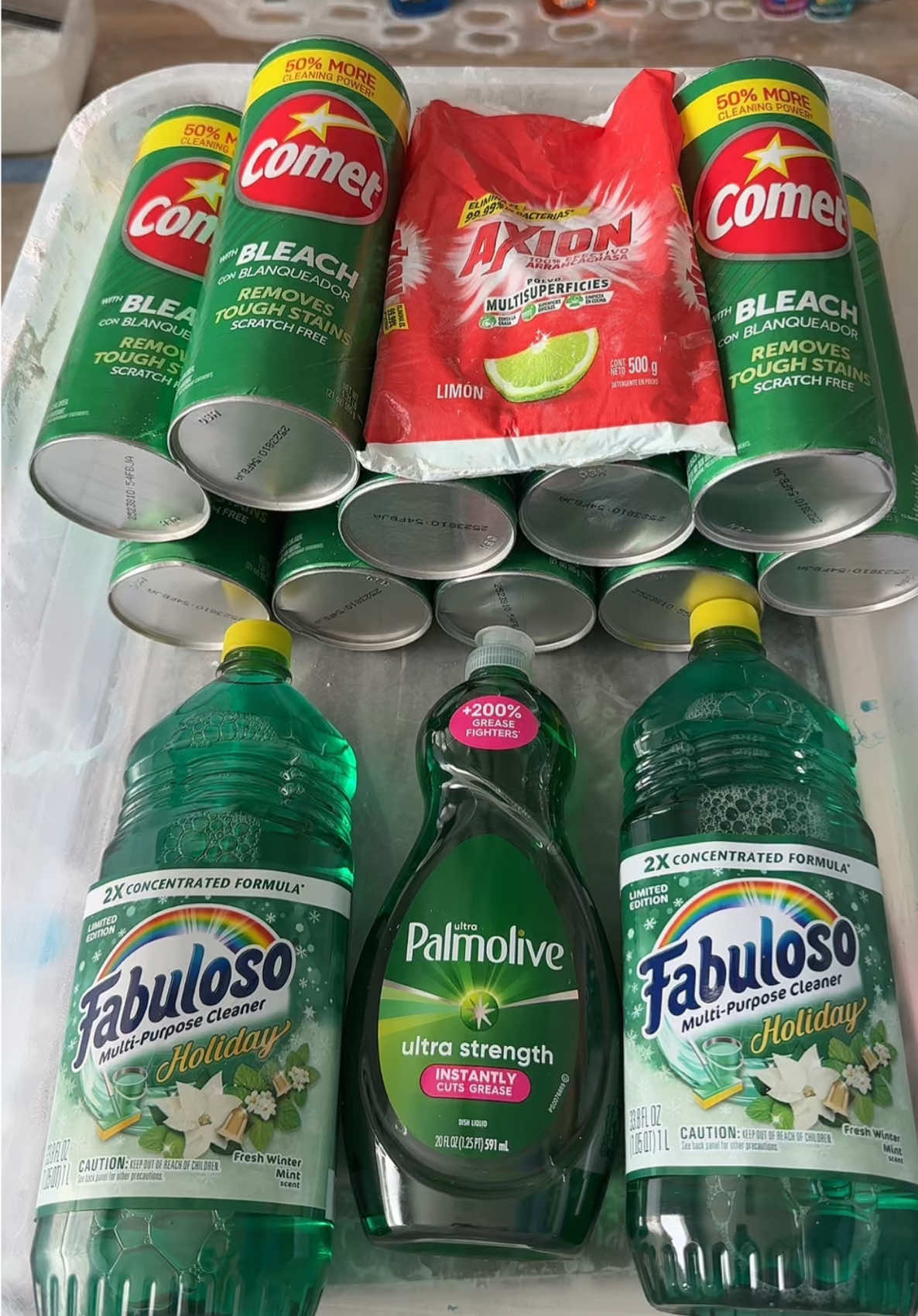 ✨ HAPPY 10K TO ME ✨  I was gonna wait till next month to use these holiday fabs but I couldn’t wait! BUT ANYWAYS, thank YOU GUYS so much for all the love & support. It means the most to me! 🤍 #asmr #CleanTok #spongesqueezing #10k #celebration 