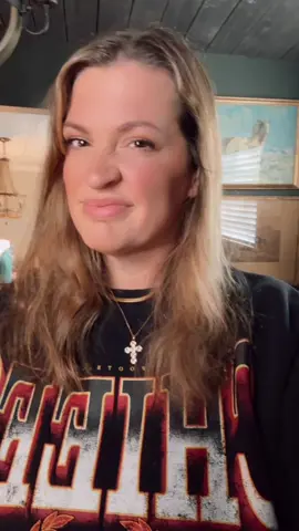 It just needs a little reshaping… TO THE SALON!! #transformation #ellalangley #holidayhair 