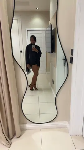 Can yall tell what my fav color is ? 🙂‍↔️ #fyp #lagostiktok #outfitideas #lagosliving 