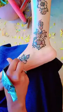 فنانة في شغلي😊