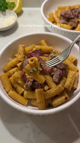Cowboy butter steak pasta 😍🥩🤠🧈 recipe in bioo for this super delicious easy dinner!! Such a quick recipe, ready in less than 20 minutes and so good! #Recipe #dinner #easydinnerideas #steak #recipeideas 