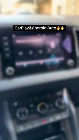 حوّل شاشتك الأصلية إلى نظام ذكي! مع قطعة CarPlay & Android Auto، صار بإمكانك توصل جوالك مباشرة بالشاشة وتتحكم بكل شيء — الخرائط، الموسيقى، المكالمات — بلمسة واحدة 👌 🔌 تركيب سهل – بدون أي تعديل – متوافق مع أغلب السيارات 📦 توصيل متوفر حتى باب بيتك