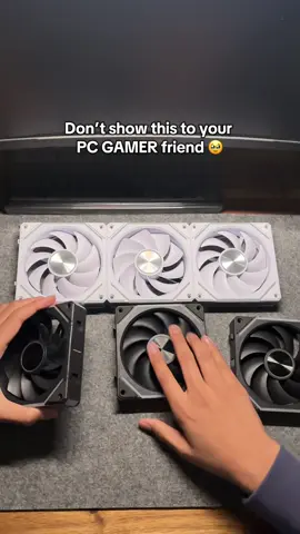 💨 Don’t show this to your gamer friend… 😏 Because with E-NOVA fans, they’ll get jealous! 🔥 🔁 Reverse Fan: pulls air from the back and blows it out the stylish side ✨ ➡️ Forward Fan: does the opposite for perfect airflow and balance 💻 🌀 Performance, silence, and style — all in one fan. 🔗: Link in bio !  #pcgamer #pcgaming #pourtoi #pc #setup 