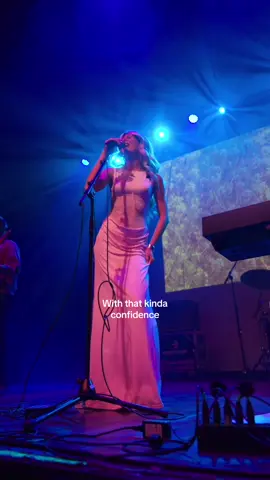 I could be your baby blondie;) #live #artist #fyp #concert #singersongwriter 