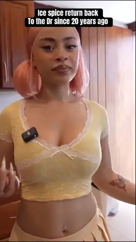 Ice spice is in dr live with @tokischa.sol doing a cooking stream #fyp #foryoupage #viral #icespice @rosadita 