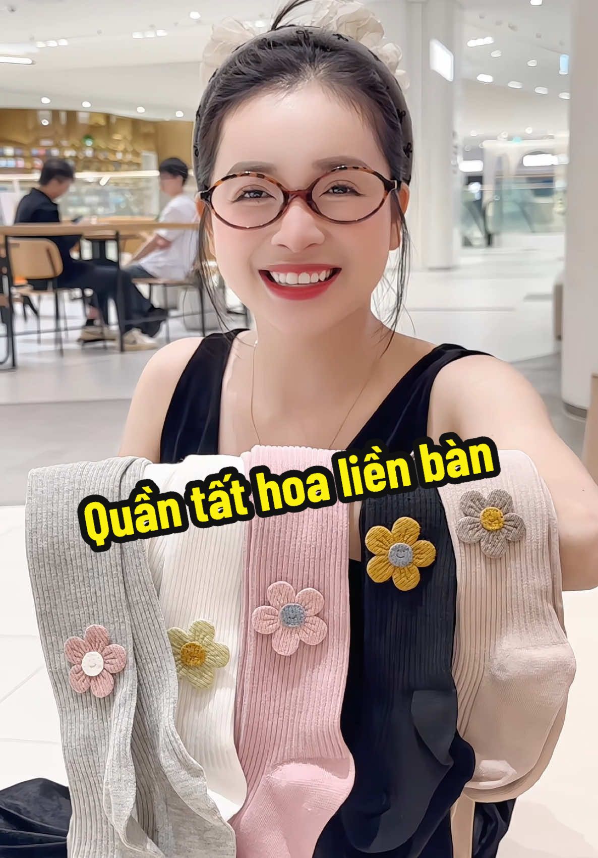 Bé gái nào mặc váy cũng nên có vài chiếc quần tất, vừa lịch sự vừa đáng yêu đó mẹ ơi🥰#nganetna #quanlegging #quantat #legging #dochobe  @Nga Nết Na  @Nga Nết Na  @Nga Nết Na 