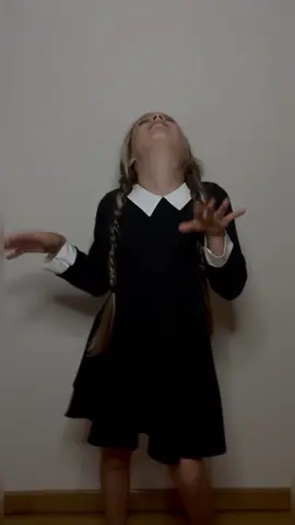 🖤 De menina comum à verdadeira Wednesday! A dança começou… e a mágica aconteceu 💃🕷️ #TransformaçãoWednesday #D#DanceTrendT#TikTokKidsF#ForYouFYP 
