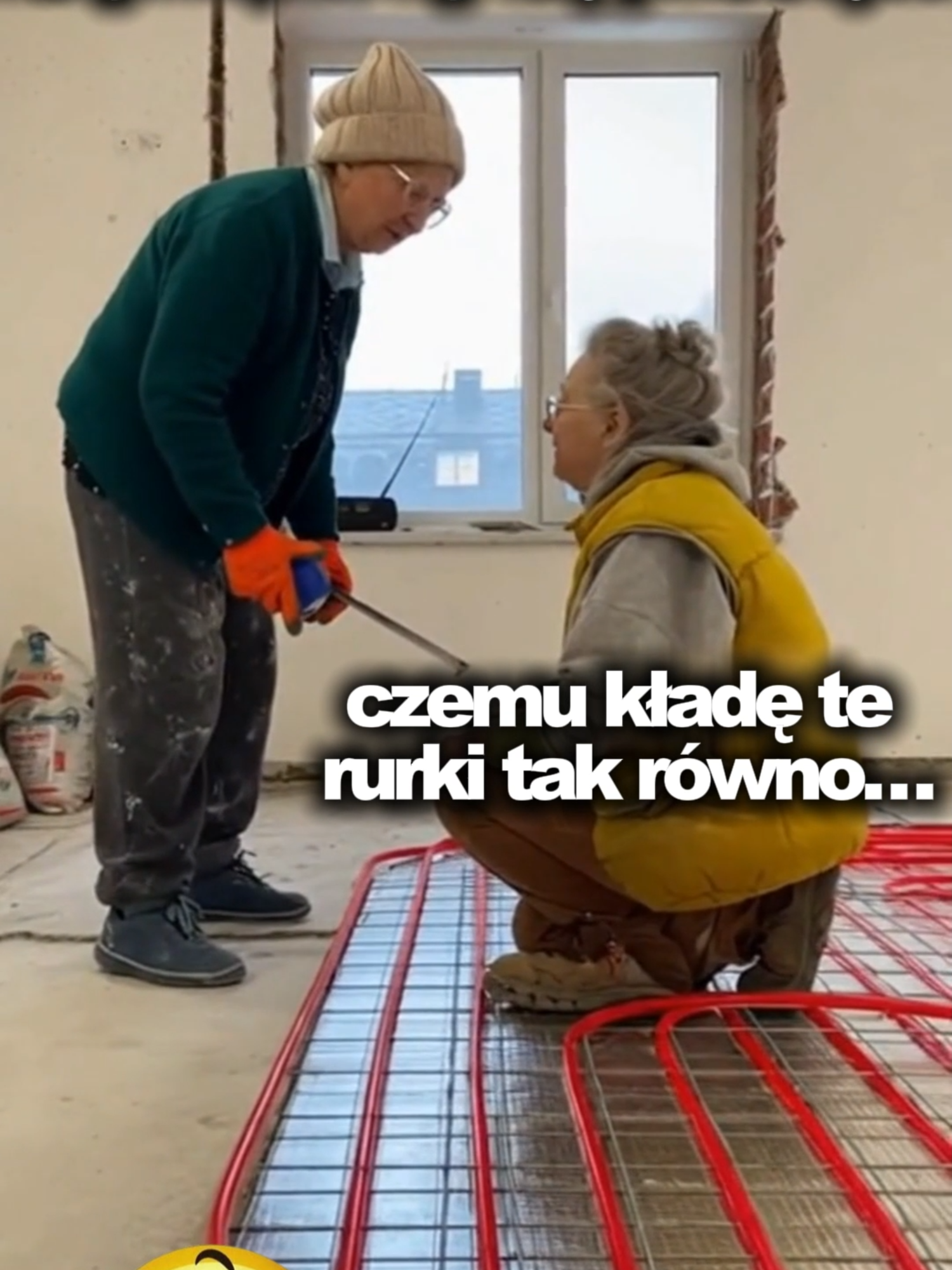 😂 Babcie i podłogówka – ciepło nie może chodzić krzywo! 👵 Rurki równo, bo ciepło się potknie! 💪 Babcie kładą ogrzewanie podłogowe po swojemu! 👵 Dwie babcie w akcji! Tym razem kładą rurki do ogrzewania podłogowego i jak zawsze mają swoje mądre (i zabawne) komentarze. 😂 Wiesz, Halinko, jak mój wnuk zapytał mnie, czemu kładę te rurki tak równo, powiedziałam mu, żeby ciepło nie chodziło krzywo, bo by się potknęło! 🔥 Humor budowlany w najlepszym wydaniu – z polskim akcentem i sercem ❤️ Kiedy babcie biorą się za podłogówkę – wiedz, że będzie równo! 😄 ⚖️ LEGAL DISCLAIMER This video is a comedy sketch. The characters, dialogues, and situations are fictional. Please do not imitate installation works without professional supervision. 💬 Lubisz takie babcine poczucie humoru? Daj 👍, subskrybuj kanał i napisz w komentarzu, co jeszcze powinny zrobić nasze babcie! ❤️ #Babcie #Humor #OgrzewaniePodłogowe #PompaCiepła #Budowlanka #Komedia #DIY #Polska Celem naszych filmów jest dostarczanie rozrywki i wiedzy, często poprzez satyrę. Nie traktujcie wszystkiego całkiem serio :) Ten materiał został wygenerowany z wykorzystaniem AI.