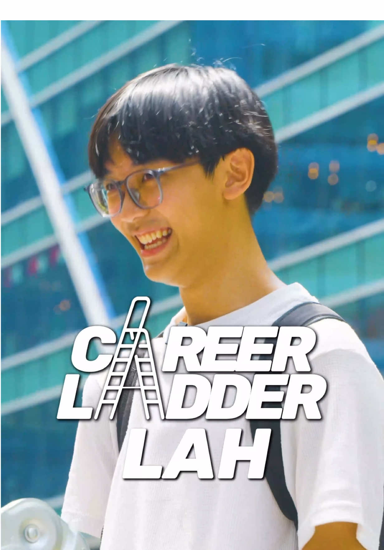 Ep. 407 - Career Ladder 🪜 His job fits in his pocket 🇸🇬  #singapore #careerladder #careeradvice #jobs #interesting 