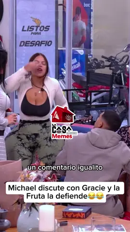 😤 Tensión entre Mishael, Gracie Bon y La Fruta 🍇 dentro de La Casa de Alofoke 2. Hace poco, Michael y Gracie Bon estaban discutiendo fuertemente, algo que no es nuevo ya que Gracie y La Fruta siempre han tenido sus cruces de palabras. Pero esta vez, a La Fruta no le gustó para nada ver a Michael discutiendo con ella, ya que a La Fruta le gusta Gracie Bon, y se notó en su reacción. En ese momento, La Fruta aplicó la clásica: “Yo sí puedo discutir con ella, pero nadie de afuera.” 😅 #lidommemes #fyp #liceycampeon💙💙💙 #aguilascibaeñas💛🦅 #lacasadealofoke 