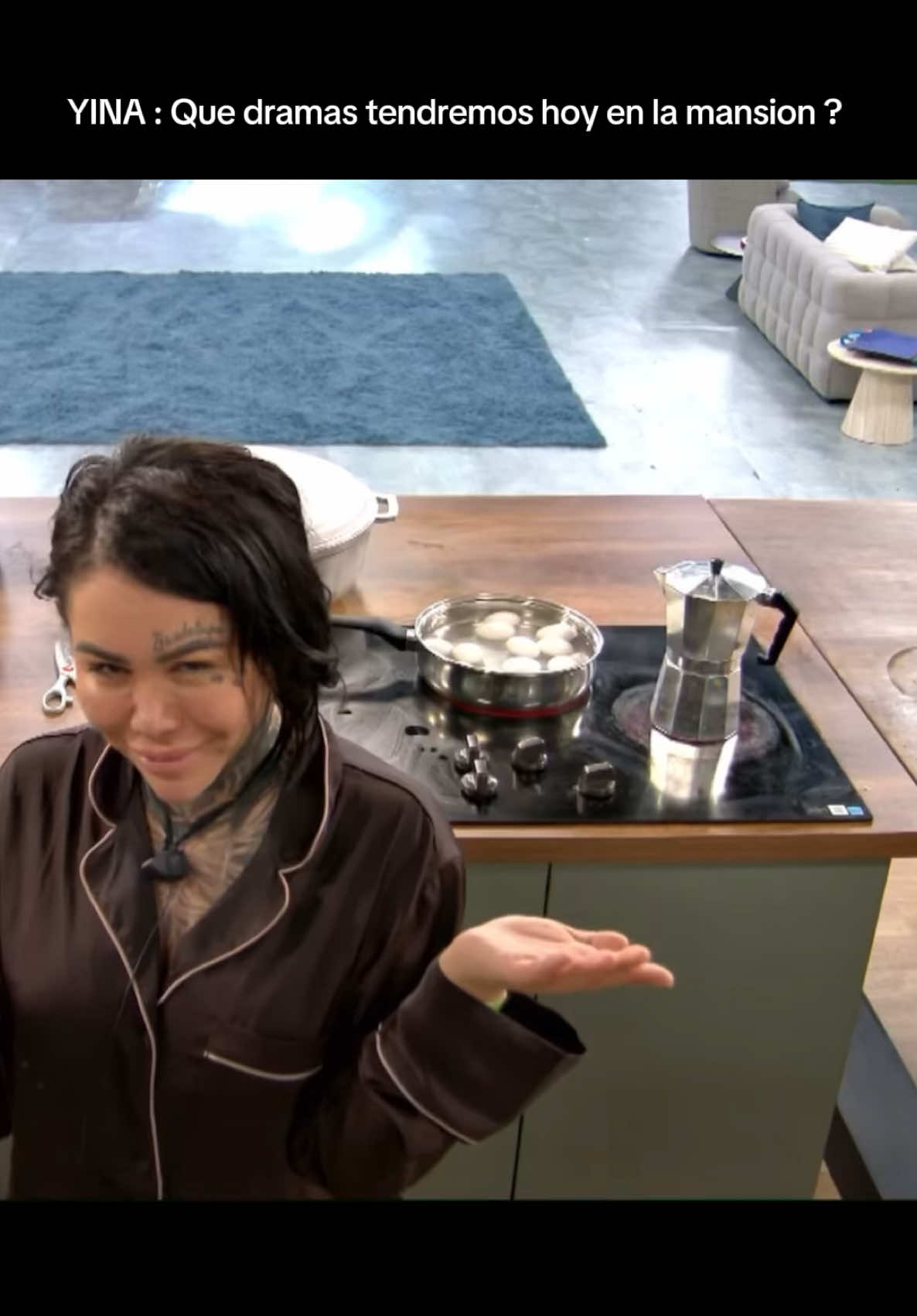 YINA MAMITA 🫰🏼que pensaba SAYAYINA está mañana  #lamansiondeluinny #yinacalderonoficial #karinagarciaoficiall #altafulla #lacasadelosfamososcolombia 