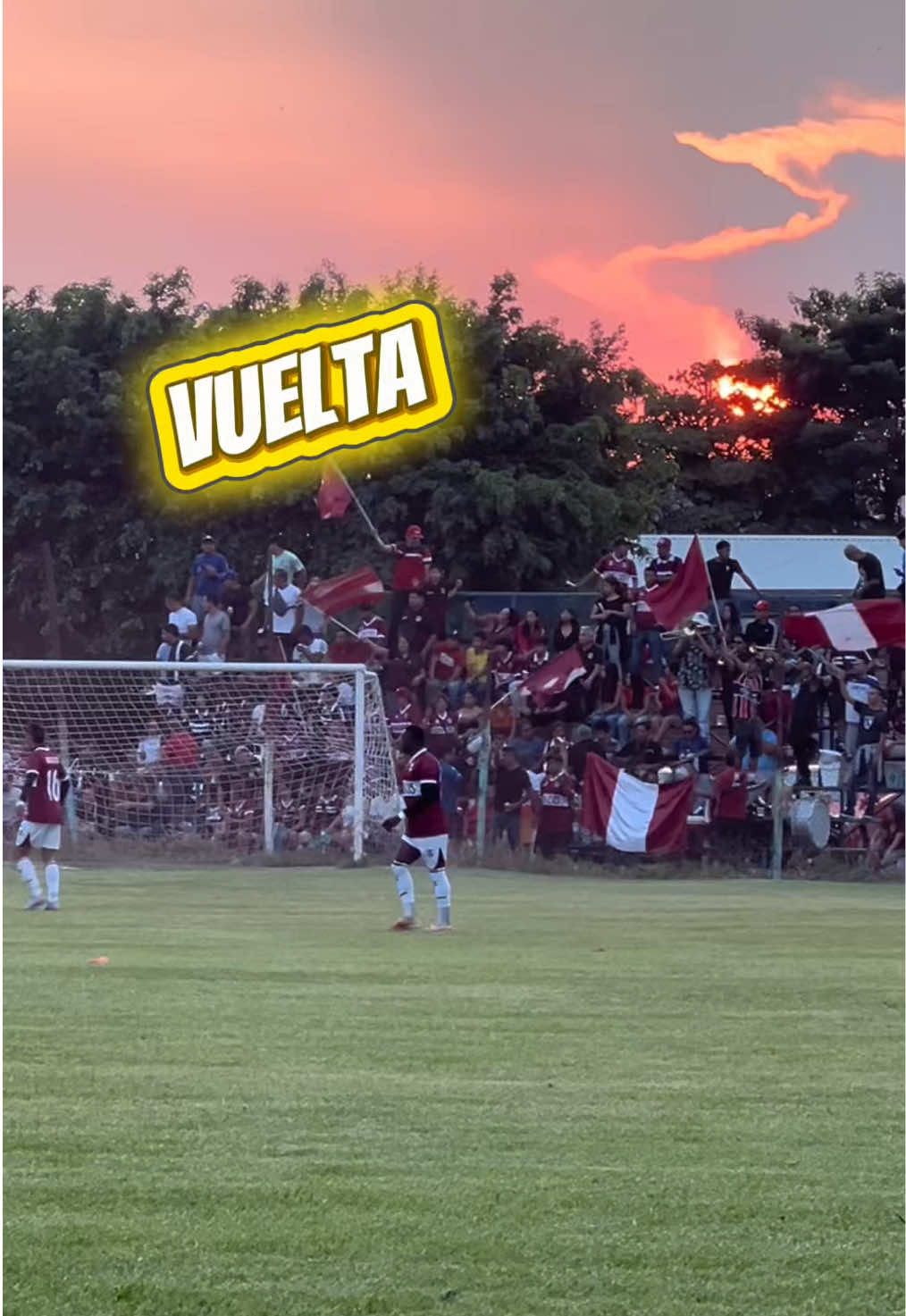 Partido 8vos vuelta entre chuzas vs Vallesano 👊🏻 El equipo es del pueblo y el pueblo se respeta #soccertiktok #goalkeeper #futbol⚽️ #football 