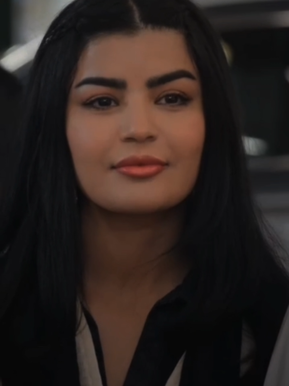 لم يكن يحبني كان في كل مرة يعود ليتأكد أنني ما زلت أحبه ليكسر ما تبقى من قلبي ثم يختفي …💔🥀