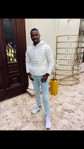 خليك تقيل علشان الخفيف بيطير #capcut #fyp #foryou #tiktok 