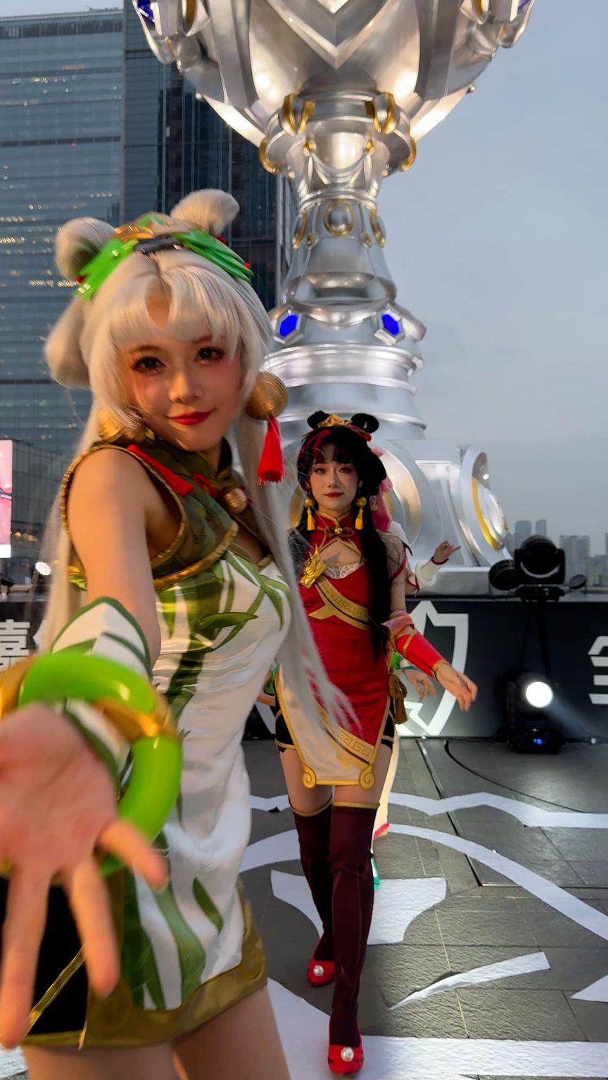 pov: Lux mains in skin select #Worlds2025 #leagueoflegends #leaguetok