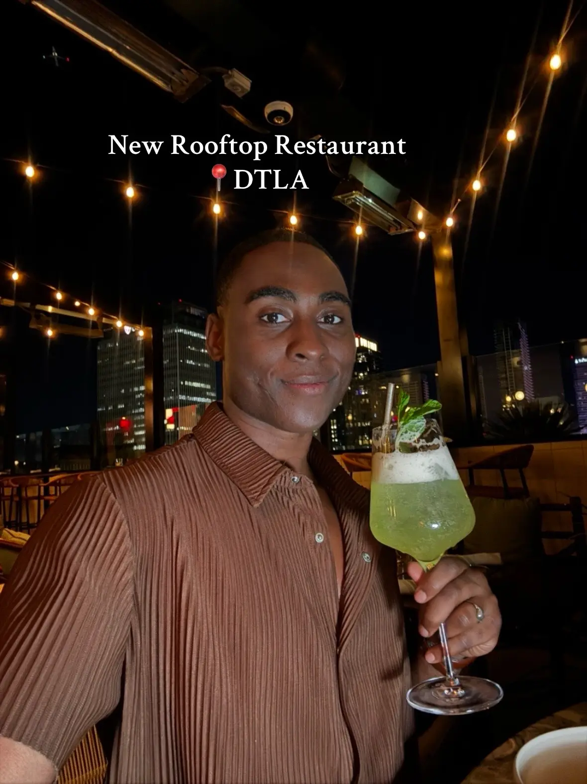 I’ve been to the rooftop several times over the years, This is a great addition. The customer service is on the point. It’s cute but not overwhelmingly crowded they do have a DJ on the weekends and wish I would’ve went then.  📍Inanna - rooftop of the Hoxton Hotel What are some of your favorite rooftop restaurants? #larestaurants #foodreview #lafoodie #lafoodblogger #mediterraneanfood 