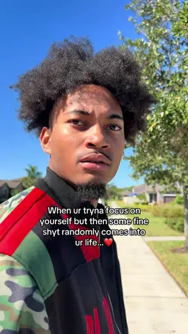 Suddenly my attention is no longer on me 😂🤦🏽‍♂️ #viral #relationships #real #girlfriend 