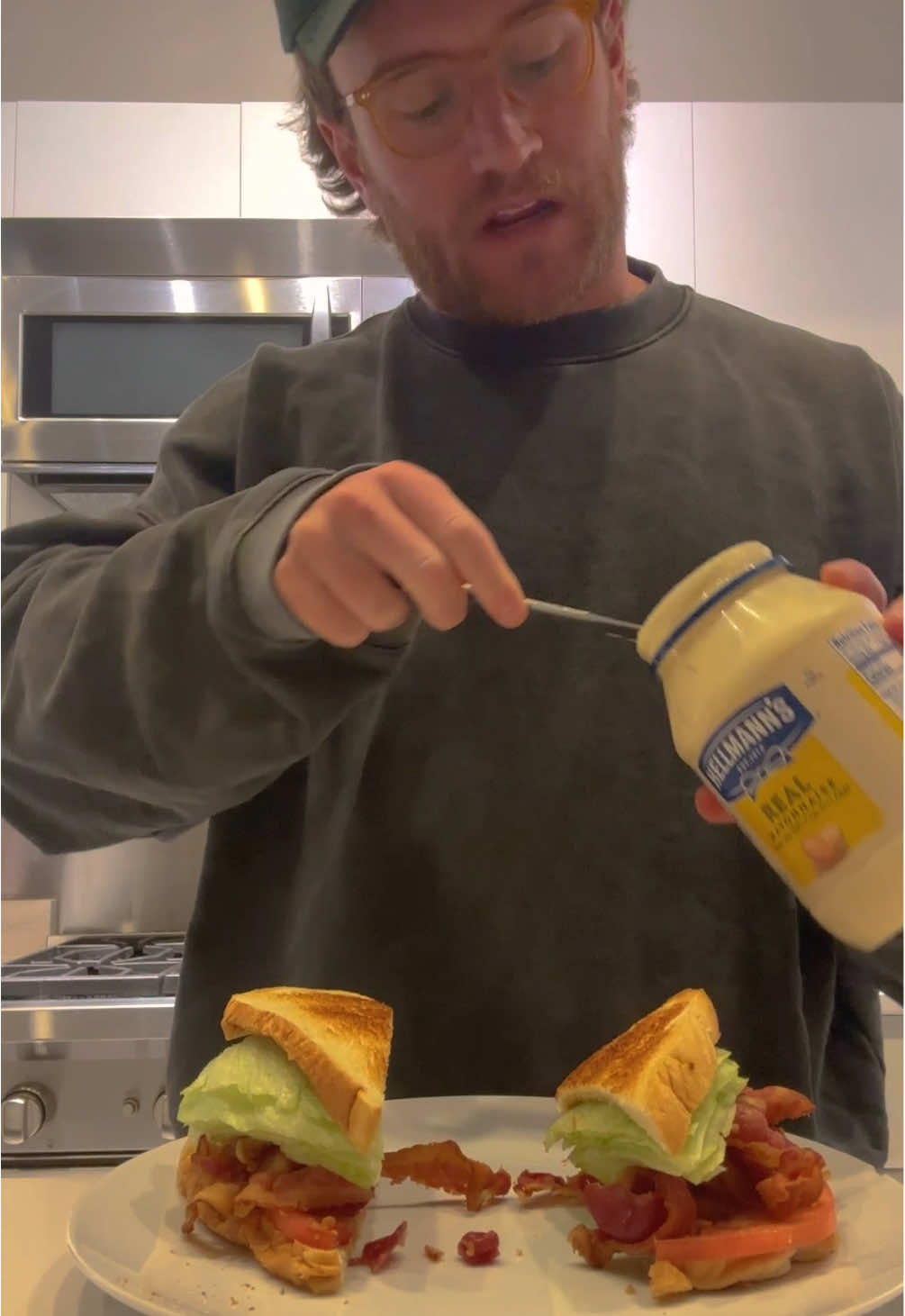 Join Hellmann’s and I in our fight against dry sandwiches everywhere (even the virtual ones) by signing the petition in my bio! 🥪 @Hellmann’s Mayonnaise #HellmannsPartner