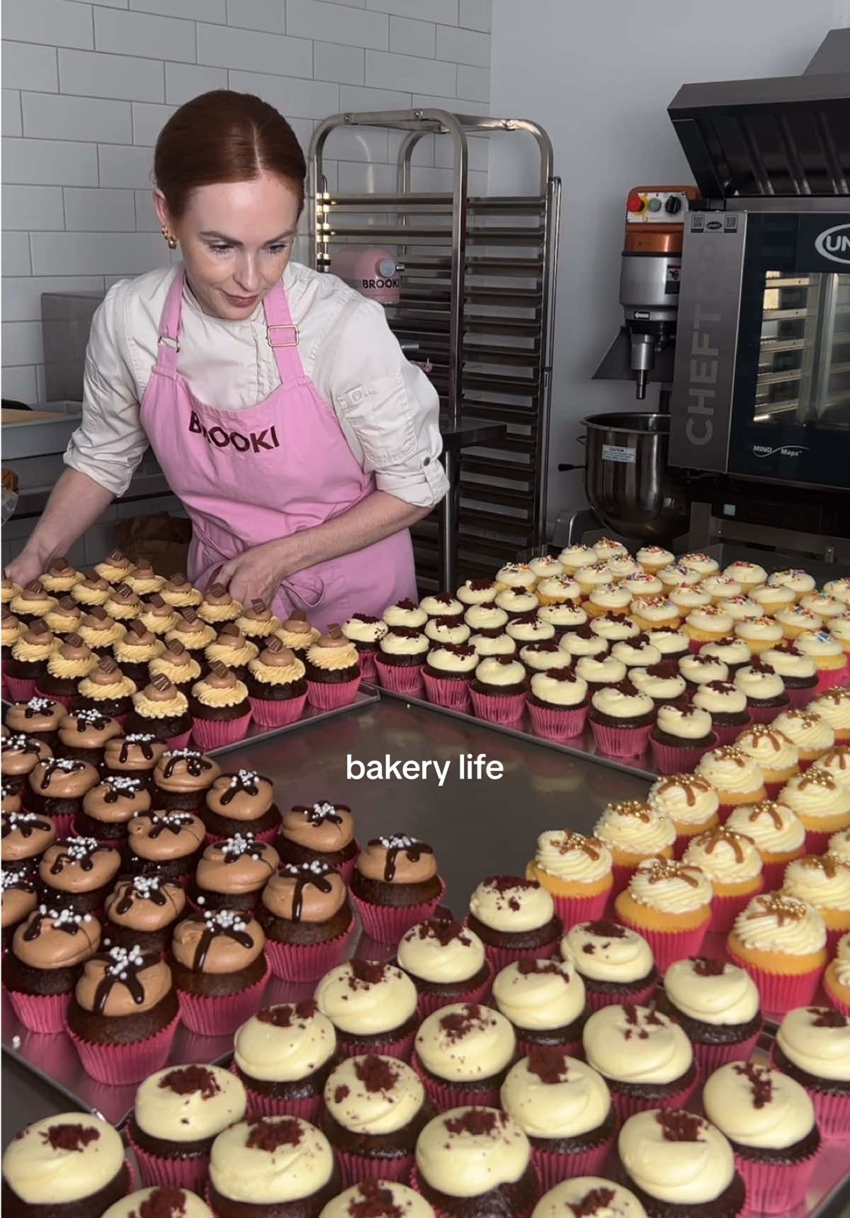 Busiest and best time of the year as a bakery owner… 🎄✨ #bakeryowner #fypシ゚ 