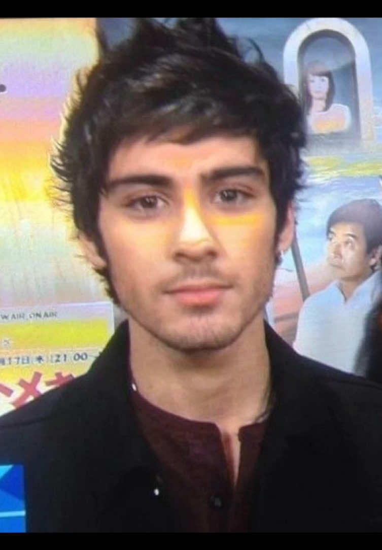 zayn in japan #zaynmalik #japanzayn #gifedit #foryou #targetaudience 