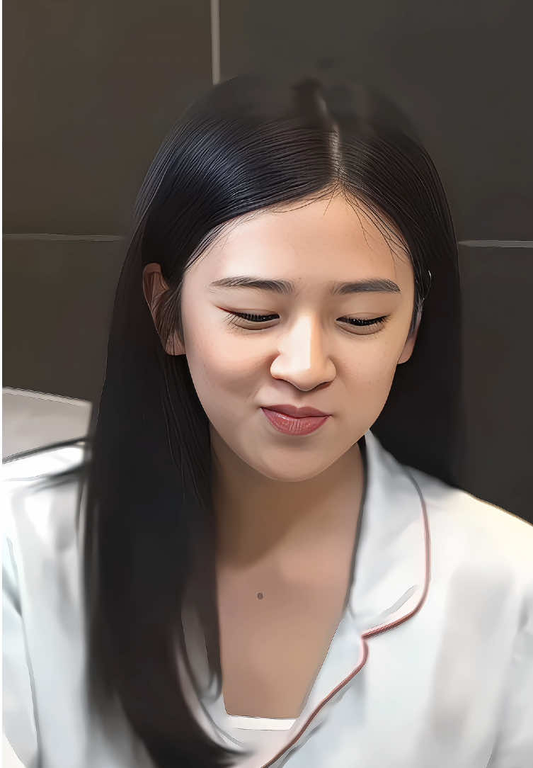 Yujin eating fancam #miocams🐬 #eating #eatingfancam #fyp #global 